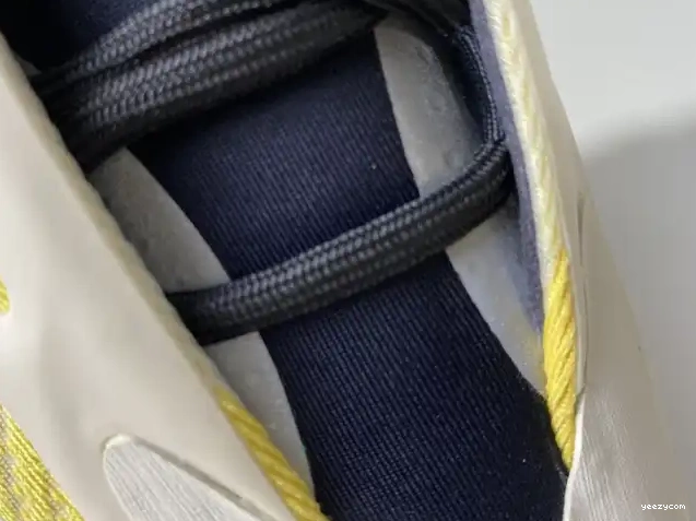 YEEZY V3 700 SRPHYM
